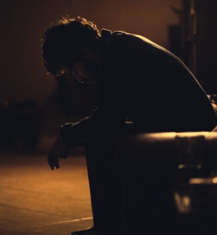 Meg kell érteni a bántalmazót is?