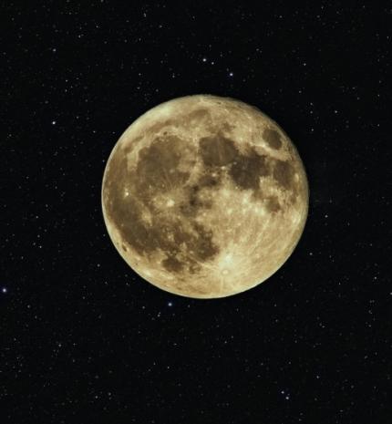 Van egy Teliholdunk a Halakban