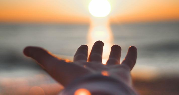 A Nap belépett a Nagy Jótevővel való szembenállásába