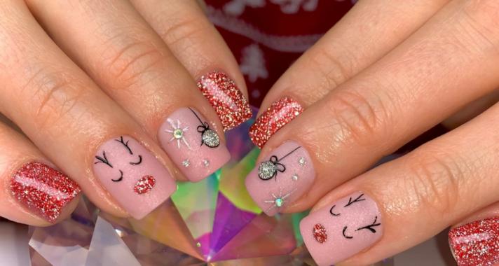 Karácsonyi Körmök: Ünnepi Manikűr