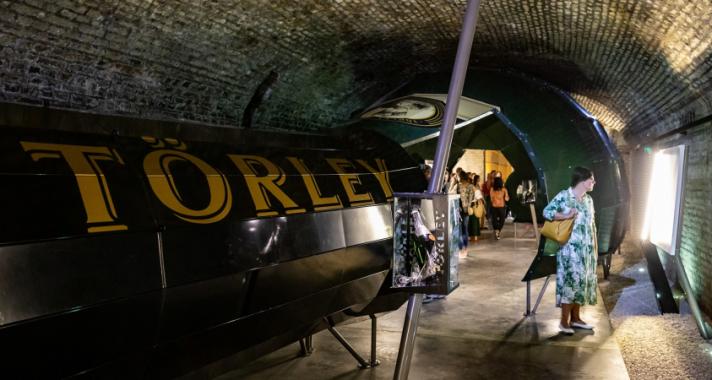 Különlegességek, amit aligha tudtál Magyarország legrégebbi pezsgőpincészetéről