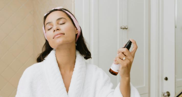 Őszi bőrápolási kalauz: Hogyan készítsd fel bőrödet a hűvösebb időre