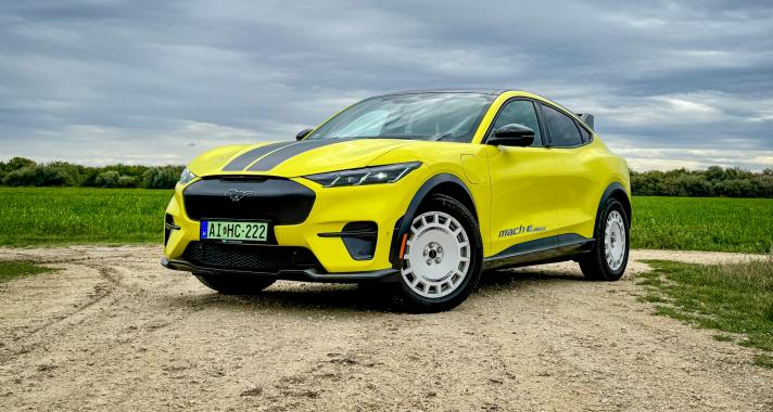 Egy ikon, porban és sárban - Ford Mustang Mach-E Rally