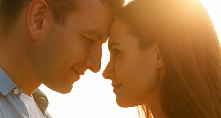 NÉZZETEK EGYMÁSRA. A MEGFELELŐ PARTNER OTT VAN BENNETEK