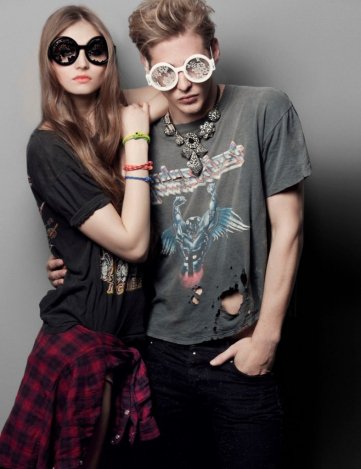 A karika szemüveg az új wayfarer