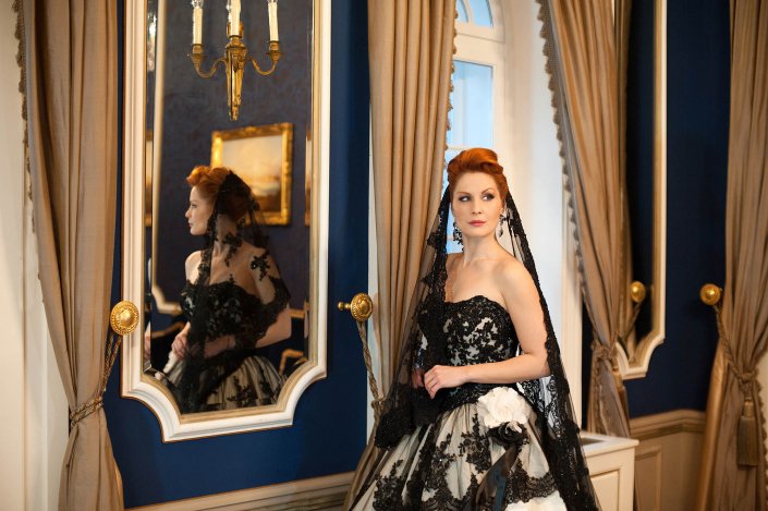 Mégis be tudták törni a szexi műsorvezetőt