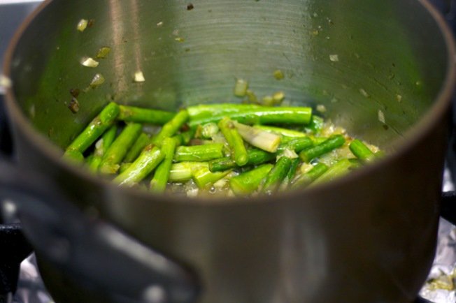 Spárgaszezon: krémleves