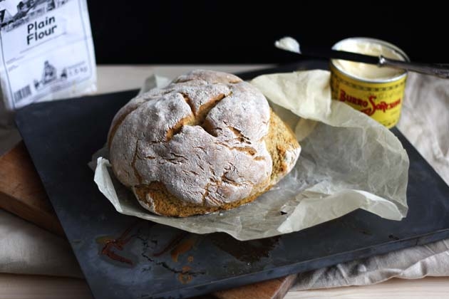 Mai mosoly: expressz ír kenyér