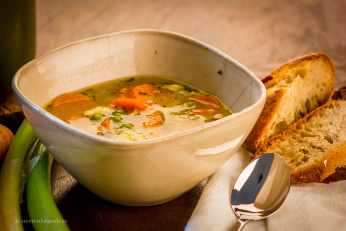 Zsenge, tavaszi zöldborsó leves