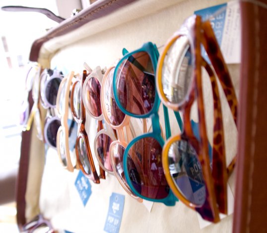 Különleges órák és napszemüvegek nyomában