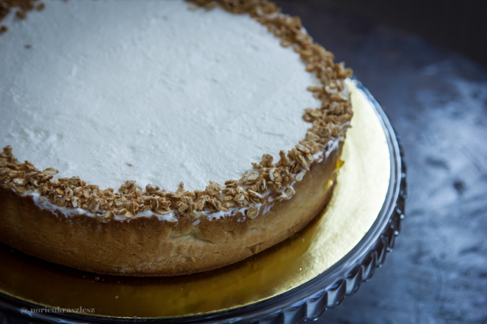 Fehérboros almatorta