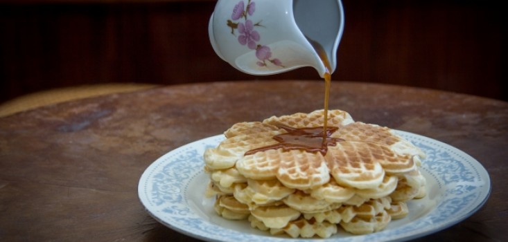 Klasszikus gofri mézes-fahéjas öntettel