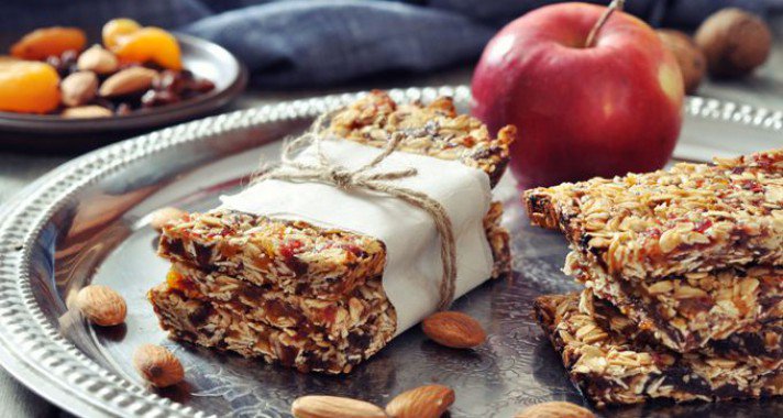 Anyu süt: müzliszelet házilag