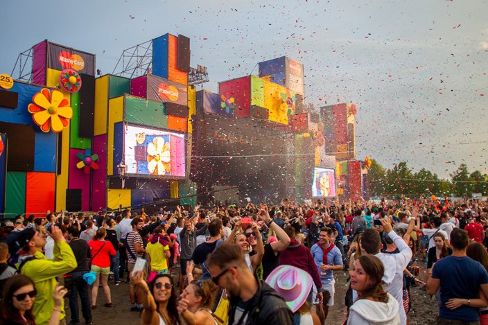 Kiváló nevekkel indít a Sound