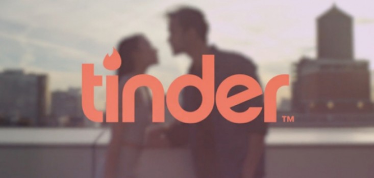 Könnyű szexet és pénzes pasikat keresnek a Tinderezők