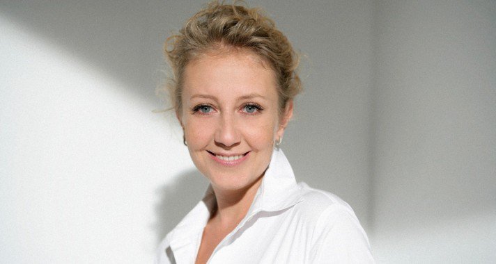 Nagyon szeretek menyasszonyokat sminkelni!