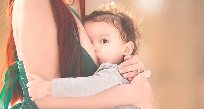 Az anyatej és a szoptatás előnyei