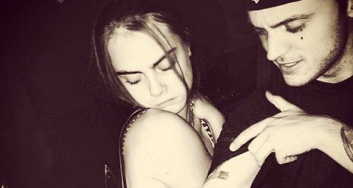 Hírességek egyforma tetoválásokkal