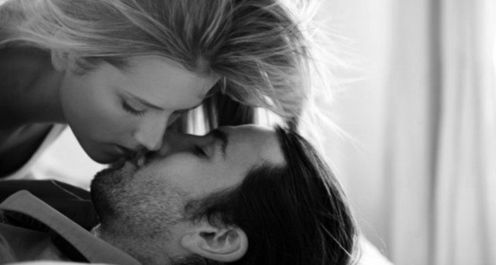 Ha a nő kezdeményez, akkor a férfi csupán megadja magát?