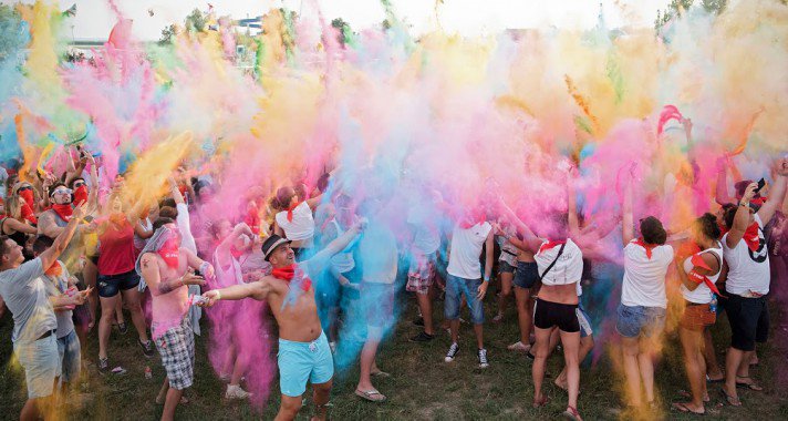 A hazai kedvencek mellett öt külföldi dj pörgeti majd az ütemet