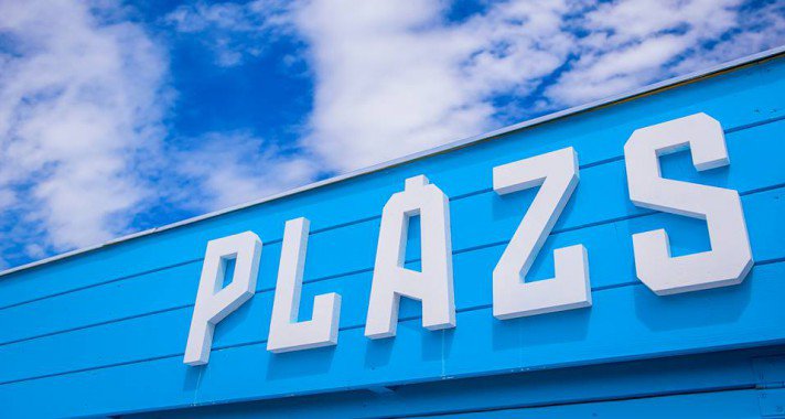 Zene, nyaralással – júliusban is PLÁZS