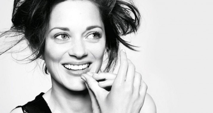 Önmagamnak lenni sem egyszerű, hát még mássá válni csak a reklám kedvéért. - Marion Cotillard