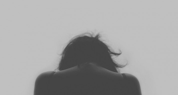 A gyász sikító csendje