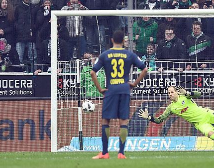 Gulácsi Péterrel az élén tovább menetel a Lipcse a Bundesligában