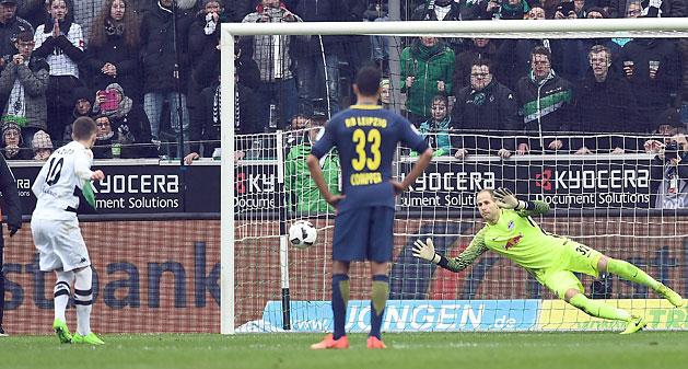 Gulácsi Péterrel az élén tovább menetel a Lipcse a Bundesligában