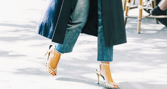 Főszerepben a metálos csillogás: 15 outfit feltűnő lábbelivel