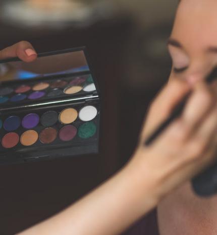 Így tökéletesítsd szemöldöködet 5 lépésben