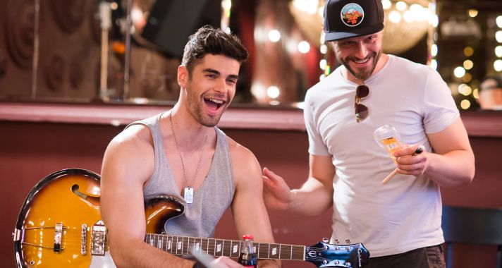 Mihalik Enikő és Freddie a Coca-Cola új arcai