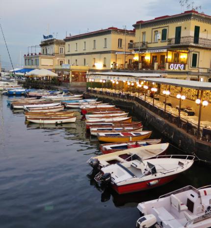 Szeresd meg Nápolyt!