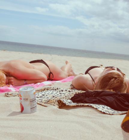 Minden, amire szükséged lehet a tökéletes barna bőrszín eléréséhez