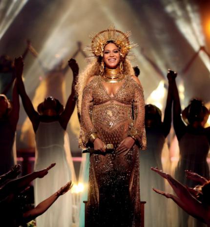 Tíz csodás fotó a várandós Beyonceról