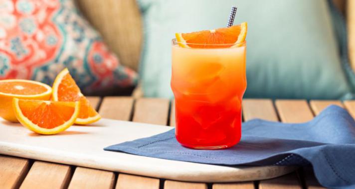 5 frissítő gyümölcsös koktél nyári estékre