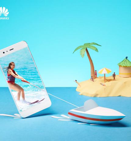 Nyaralás okostelefonnal, női és férfi szemmel