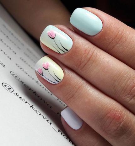 Top10: stílusos virágba borult körmök nyárra