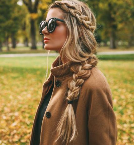 10 bizonyíték, hogy a fonott haj az őszi outfit-ek tökéletes kiegészítője