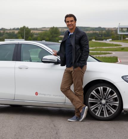 A legfontosabb, hogy az ember mindig tudja, hogy hogyan reagáljon - Dolhai Attilával beszélgettünk a drivingcamp-en