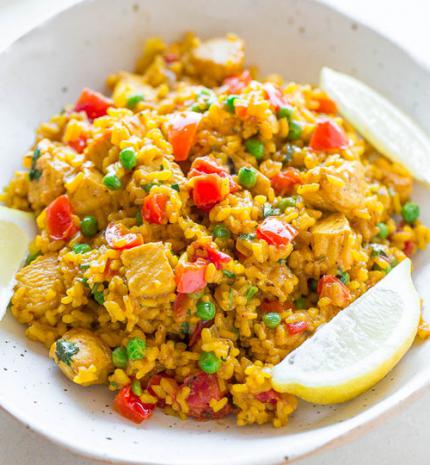 Spanyol konyha – A tökéletes csirkés paella receptje