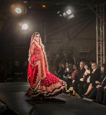 Különleges divatbemutató India függetlenségének 70. évfordulóján