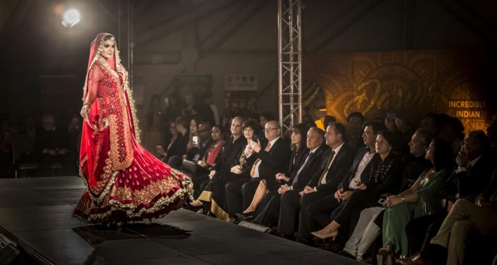 Különleges divatbemutató India függetlenségének 70. évfordulóján