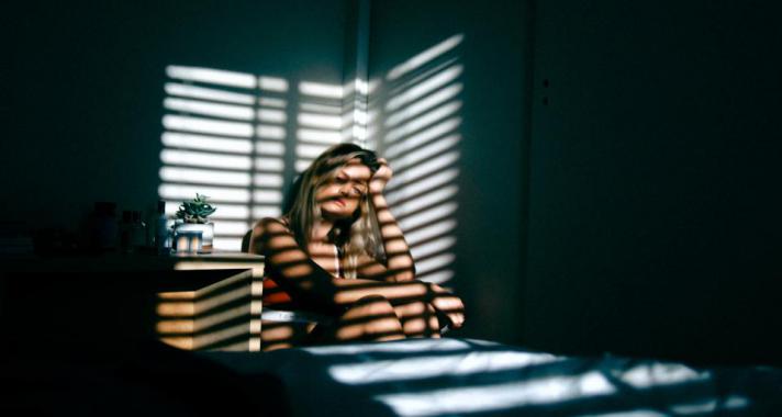 Az elnyomó árnyékában csak eszköz vagy