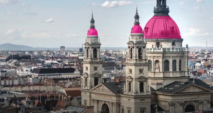 Rózsaszín kupolákkal a mellrák ellen