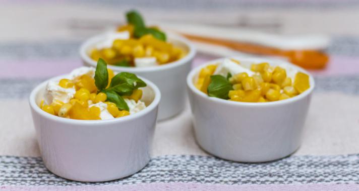 Izgalmas köret: barackos-fetás kukoricasaláta