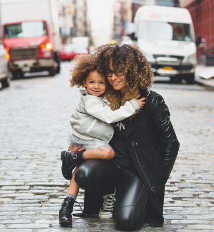 Ezt a 4 dolgot csinálják azok a szülők, akik „jó” gyereket nevelnek