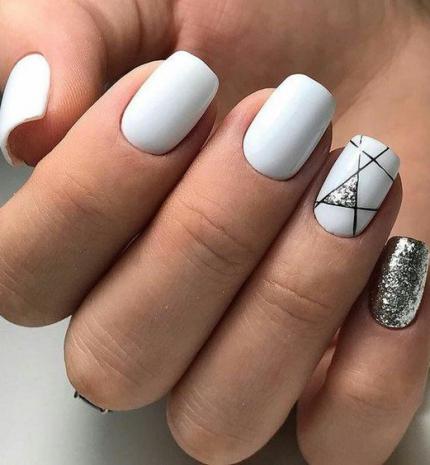 Top10: stílusos manikűr ötletek visszafogott mintával