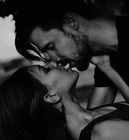 Mindenki függ valamitől