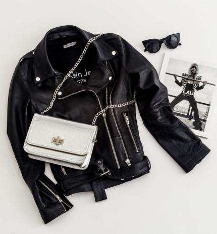 Robbanó színek és metálos csillogás: a nyári outfit tökéletes kiegészítője